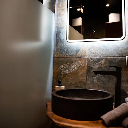 Nid Douillet Avec Sauna